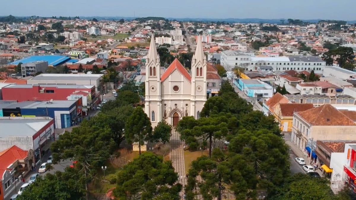 Campo Largo A Capital da Louça e um Refúgio Natural