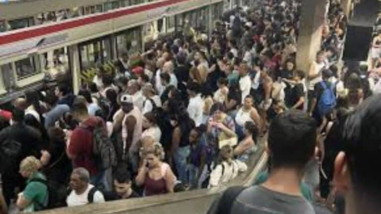 20 horas de falha: Linha 11-Coral opera com lentidão e intervalos ampliados