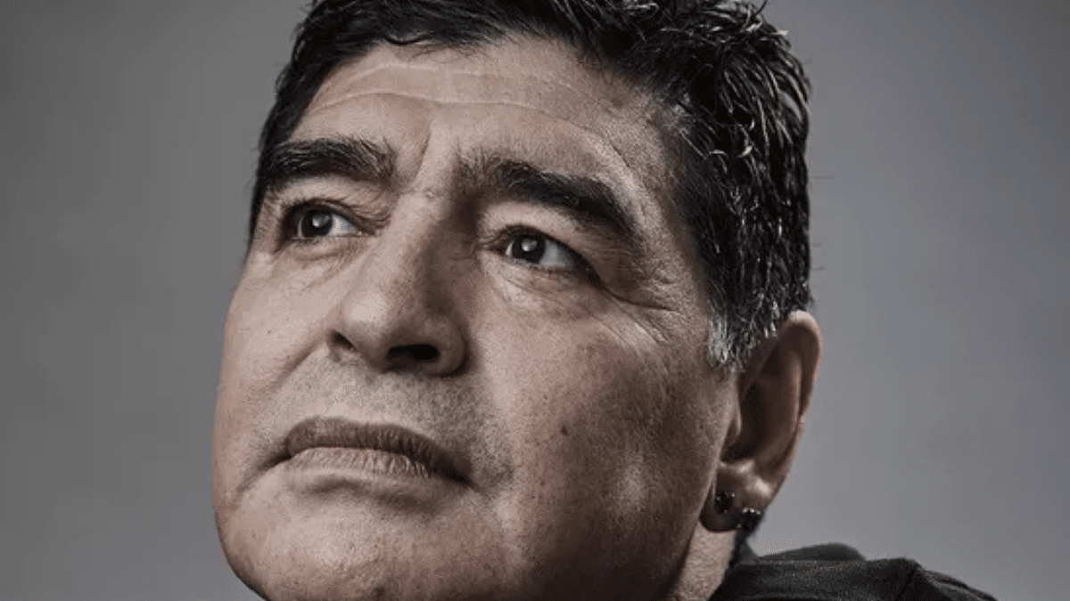 Julgamento de Maradona é anulado após juíza aparecer em documentário secreto