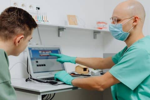 Tecnologias avançadas inauguram nova fase no tratamento do câncer de próstata no Brasil