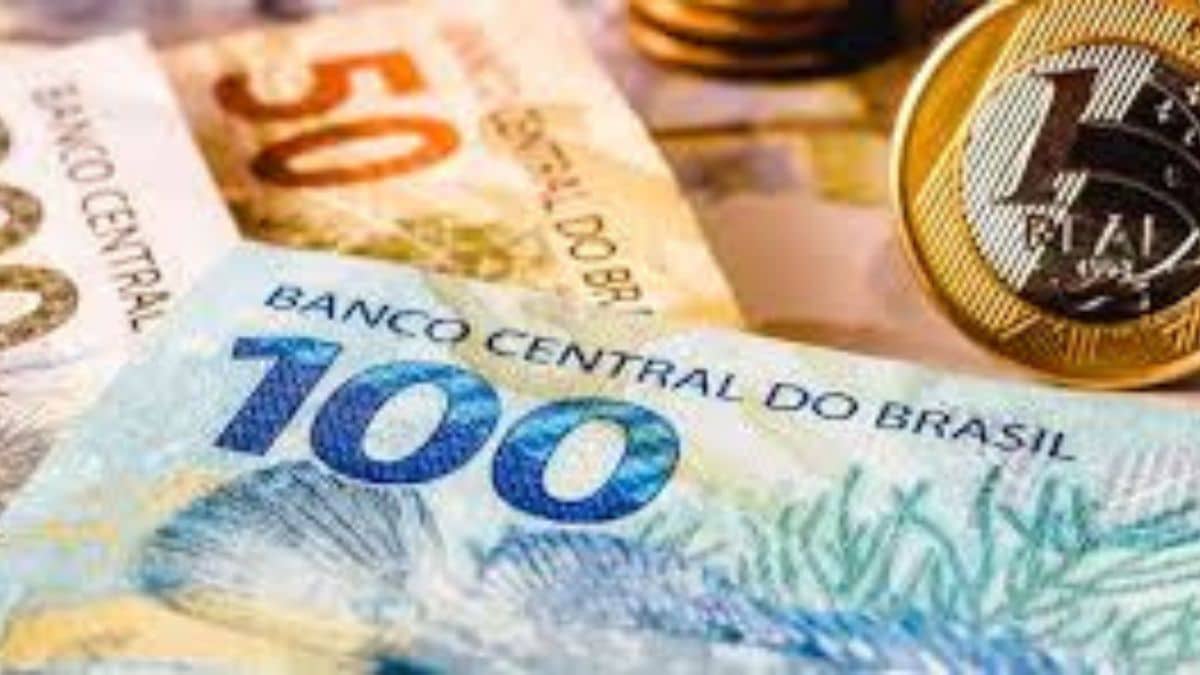 Trabalhadores recebem 13º salário até sexta-feira, entenda os valores