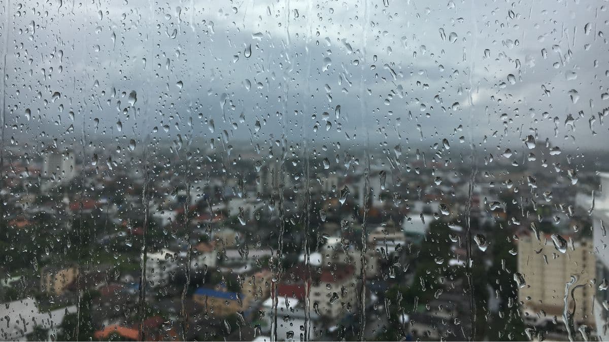 Alerta de tempestade acompanha semana chuvosa em Curitiba