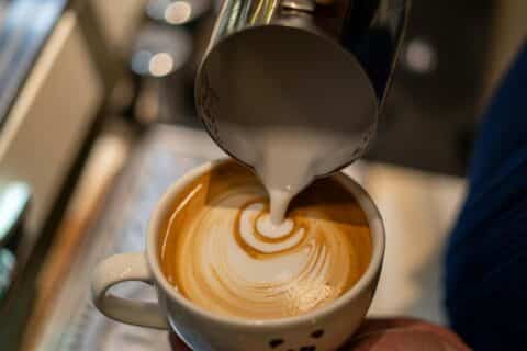 Café sem açúcar pode diminuir risco de mortalidade
