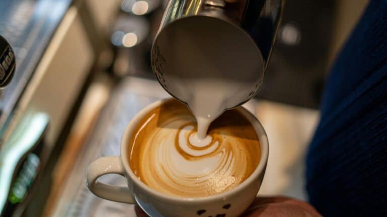 Café sem açúcar pode diminuir risco de mortalidade