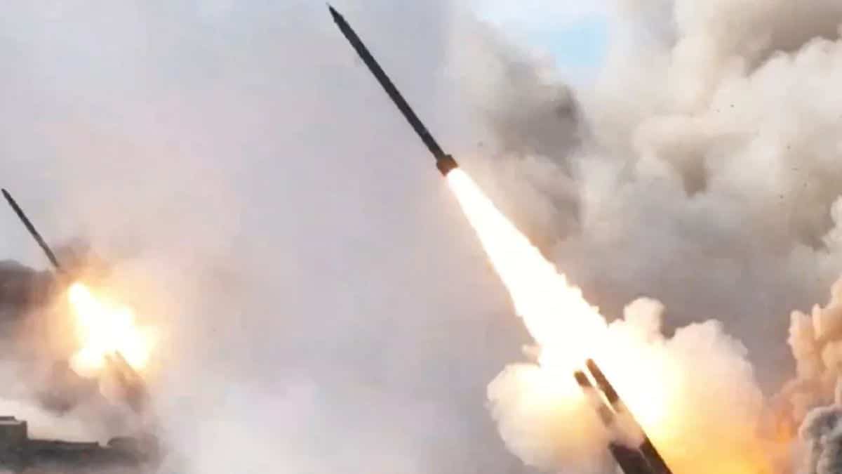 China dispara foguetes em exercícios militares ao redor de Taiwan