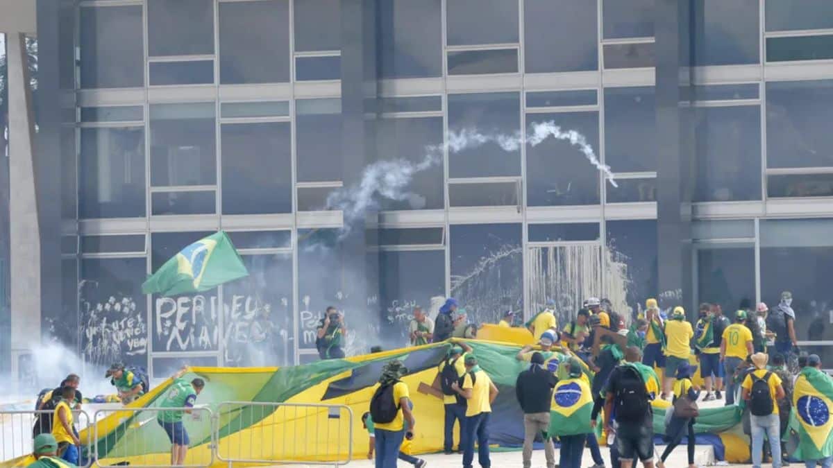 Extradição dos envolvidos no 8/1 na Argentina avança