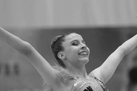 Ginástica rítmica brasileira perde Isabelle Marciniak aos 18 anos