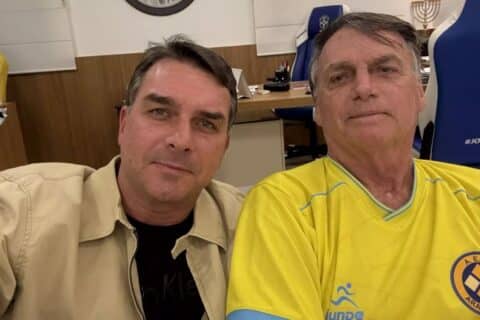 Jair Bolsonaro indica Flávio Bolsonaro como opção para 2026