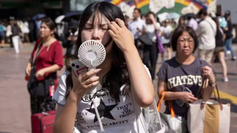 Japoneses-recorrem-a-Justica-apos-verao-mais-quente-da-historia-1.jpg 19 de dezembro de