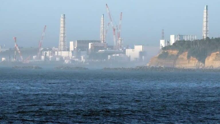 Maior usina nuclear do mundo é autorizada a operar no Japão
