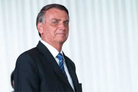 Moraes autoriza cirurgia de Bolsonaro, mas rejeita prisão domiciliar