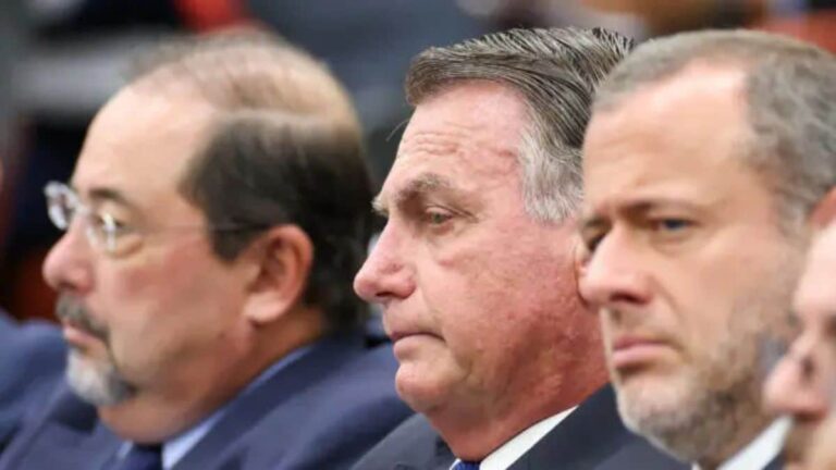 Moraes libera cirurgia de Bolsonaro e aguarda definição da defesa