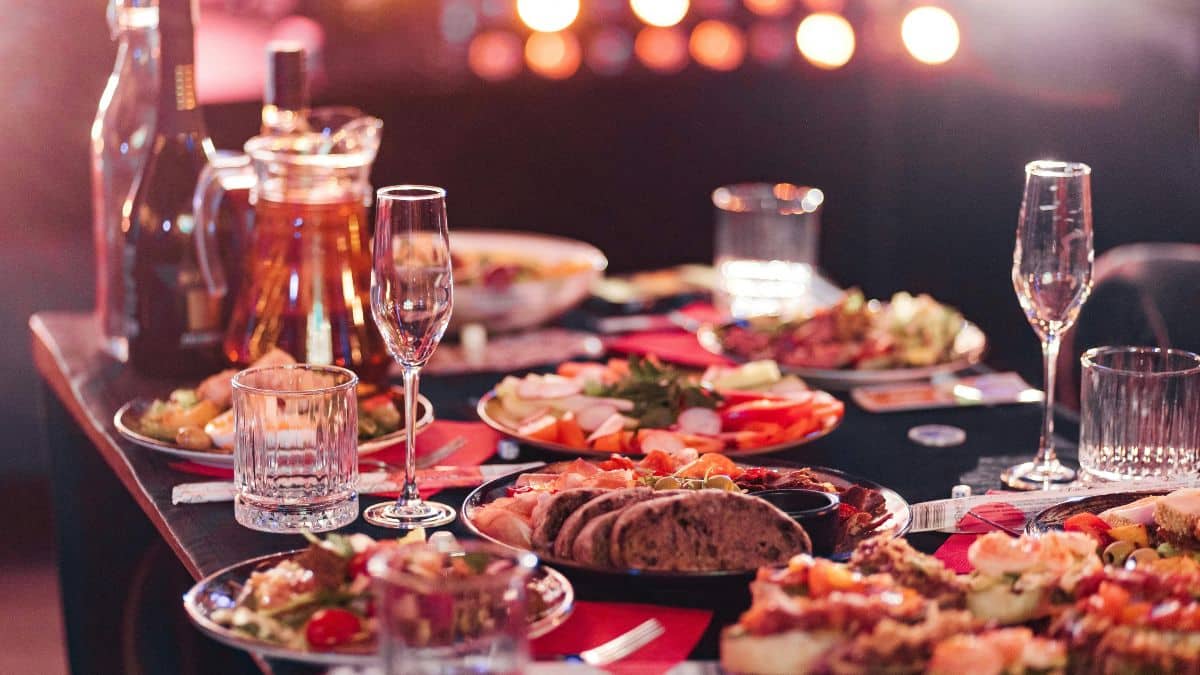 Quatro estratégias práticas para curtir as festas sem engordar