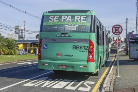 URBS notifica empresas de ônibus por descumprimento e cobra melhorias no transporte público de Curitiba