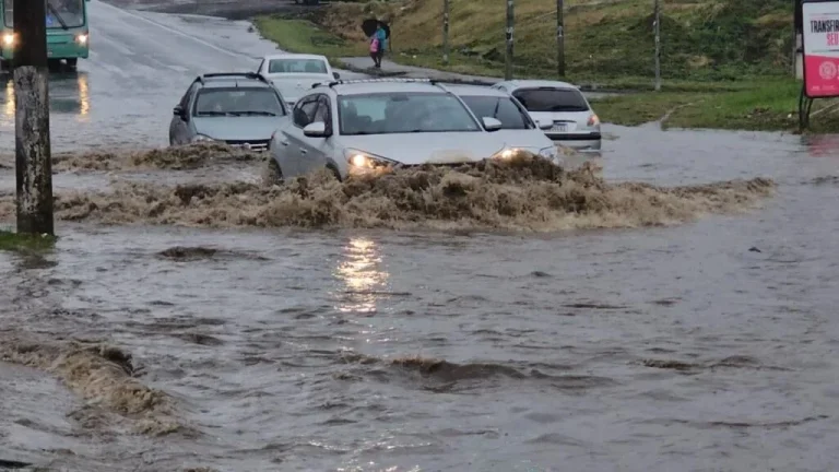 Tempestades de Verão Atingem Brasil Responsáveis por Quase Metade dos Desastres