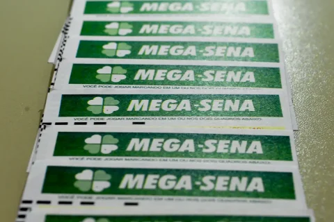 Mega sena acumula e prêmio pode chegar a r$ 50 milhões