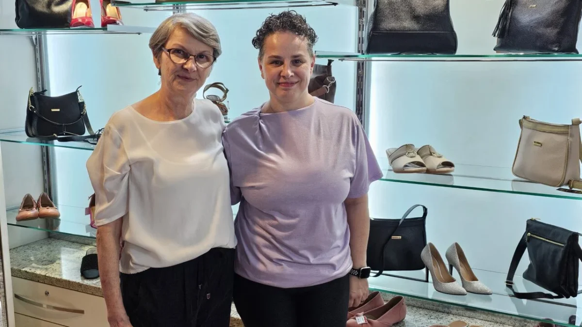 Paraíso dos Sapatos Atrai Multidão ao Centro de Curitiba com Ofertas Imperdíveis