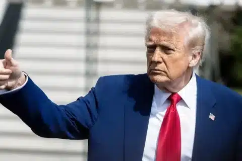 Trump taxa chips de AMD e NVIDIA em 25% gerando tensão no mercado de tecnologia