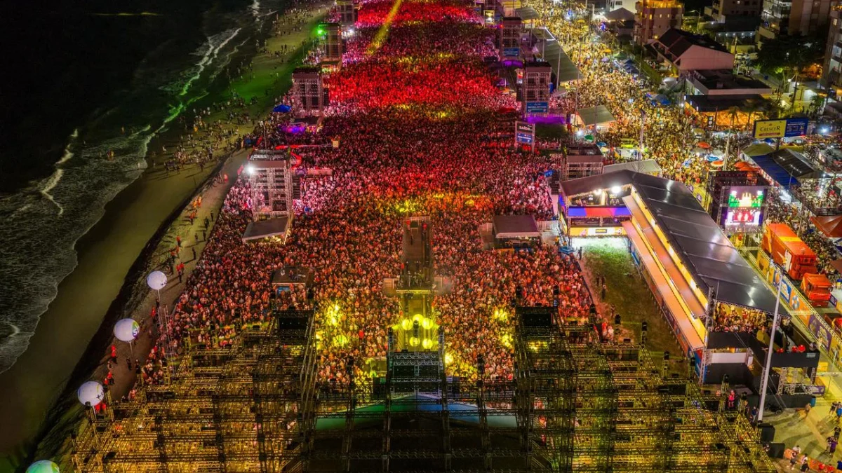 Shows no Litoral Paranaense Atraem Multidão Histórica Superando População Local