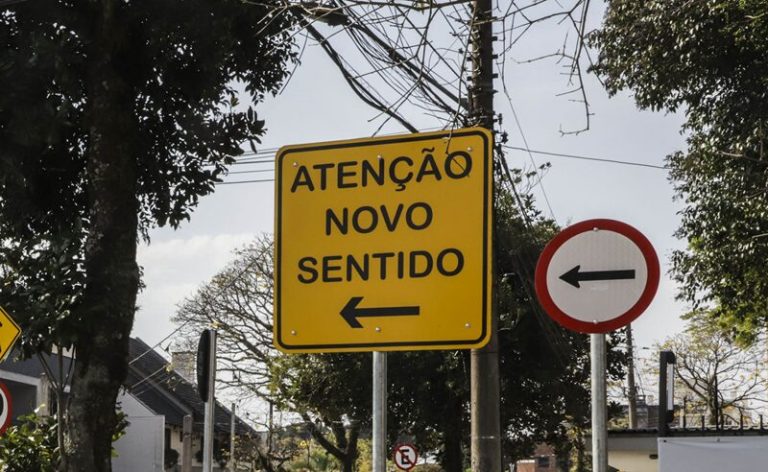 Rua no Sítio Cercado Muda Sentido Trânsito Melhora Fluidez