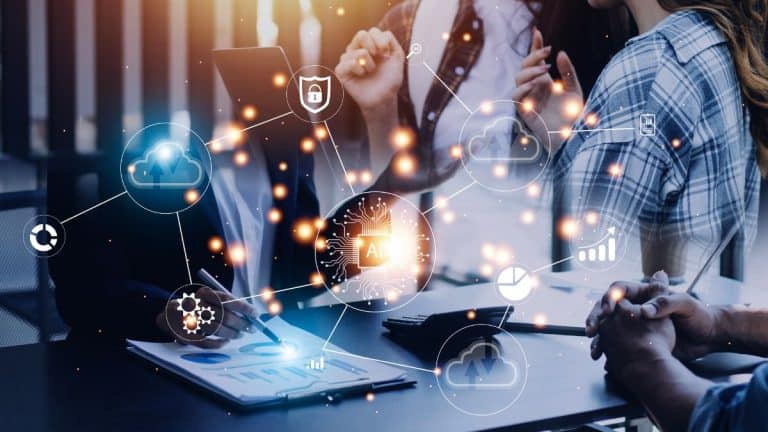 Pessoas utilizando dispositivos digitais com ícones de inteligência artificial e dados, ilustrando como a tecnologia impacta a concentração do cérebro