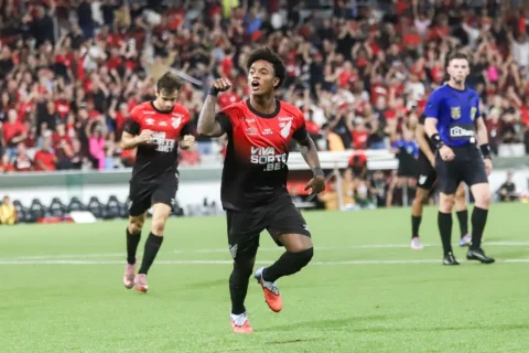 Cruzeiro demonstra interesse em Bruninho e Athletico demonstra preocupação
