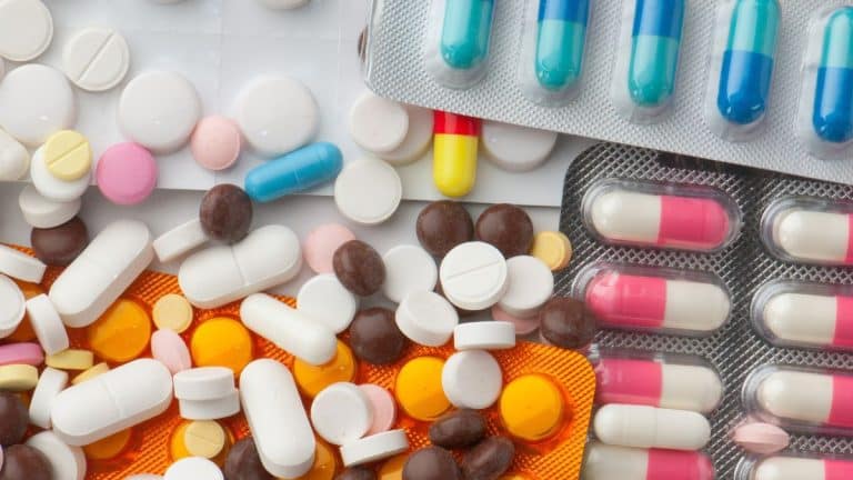 Cofen aprova prescrição de antibióticos por enfermeiros