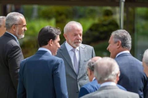 Combate à violência contra mulheres é cobrado por Lula a ministros