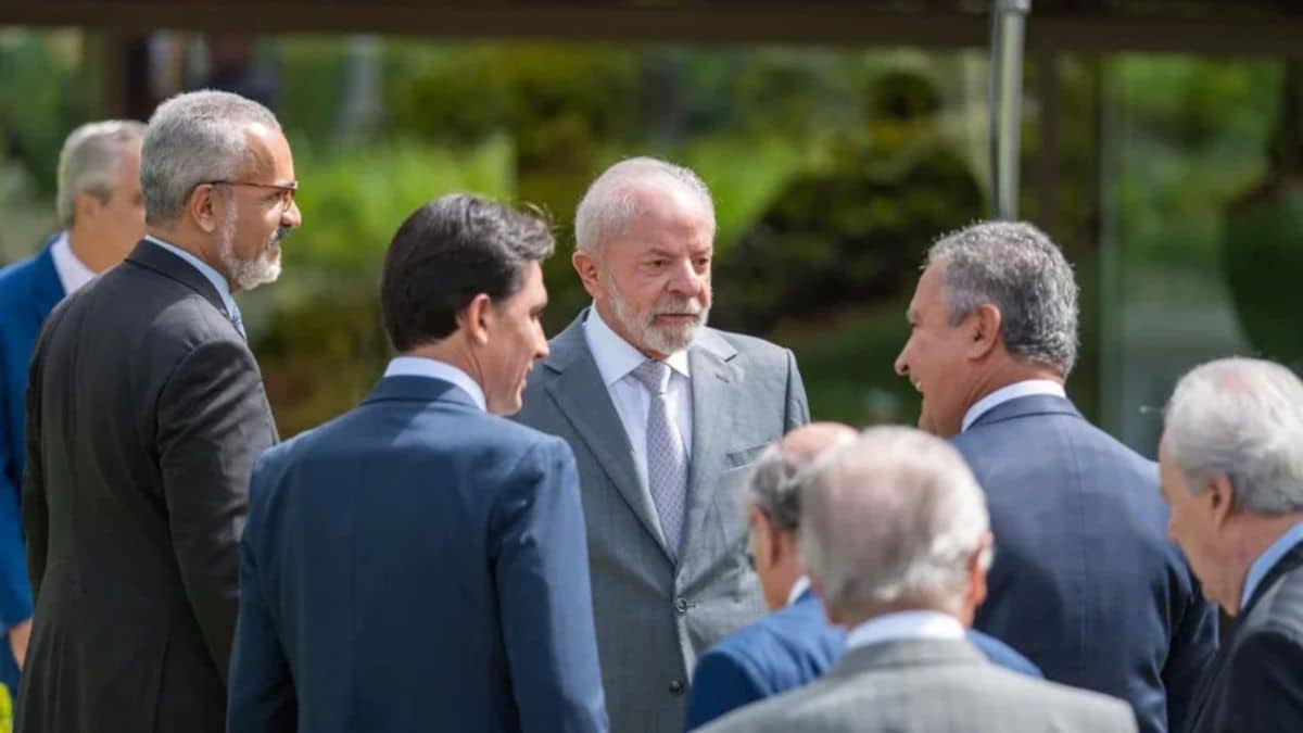 Combate à violência contra mulheres é cobrado por Lula a ministros