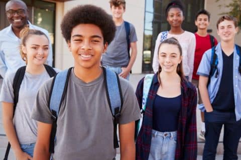 Como jovens enfrentam a transição do colégio à vida adulta