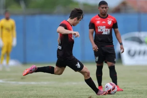João Cruz e Bruninho Brilham e Impulsionam Cianorte no Campeonato Estadual