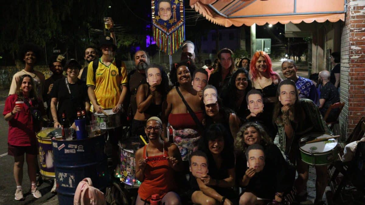 Bloco de Segunda Antecipa Folia e Arrastra Multidão no Rio com Tributo a Wagner Moura