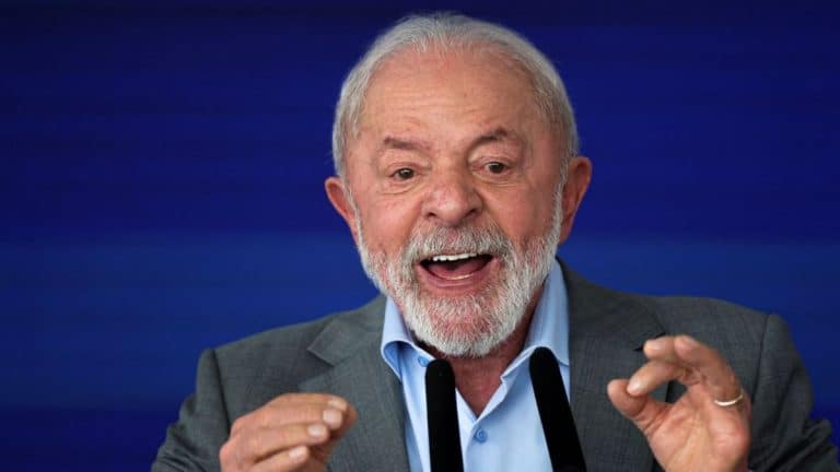Presidente Lula fala sobre ataque dos Estados Unidos à Venezuela durante declaração oficial