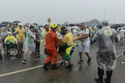 Manifestante ferida por raio em ato de Nikolas Ferreira vai para UTI