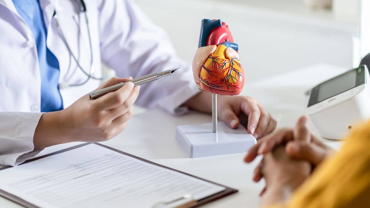 Por que os sintomas de infarto em mulheres jovens são diferentes