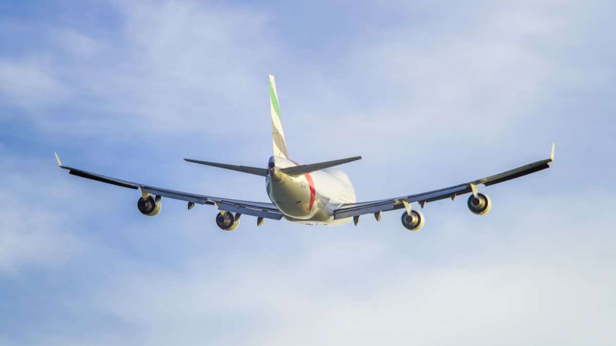 Você sabe por que aviões não cruzam o Pacífico entre América e Ásia