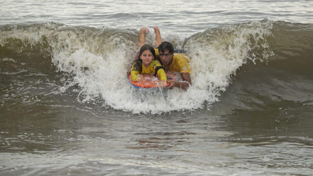 Bodyboarding para Todos Escolinha Gratuita Bomba no Litoral do Paraná