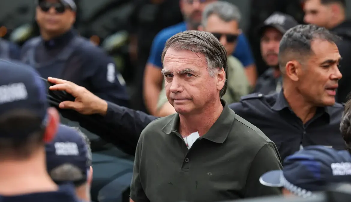 Moraes rejeita recurso de Bolsonaro e mantém ex-presidente inelegível