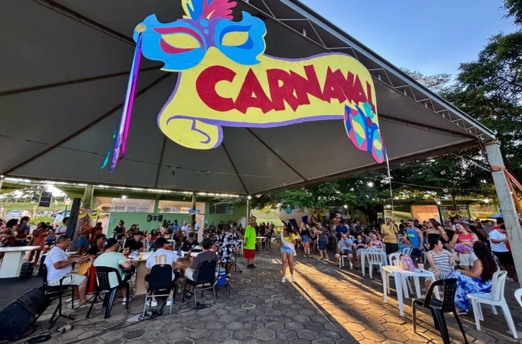 Carnaval do Paraná Estende Festa com Novo Dia de Folia na Orla e Corso