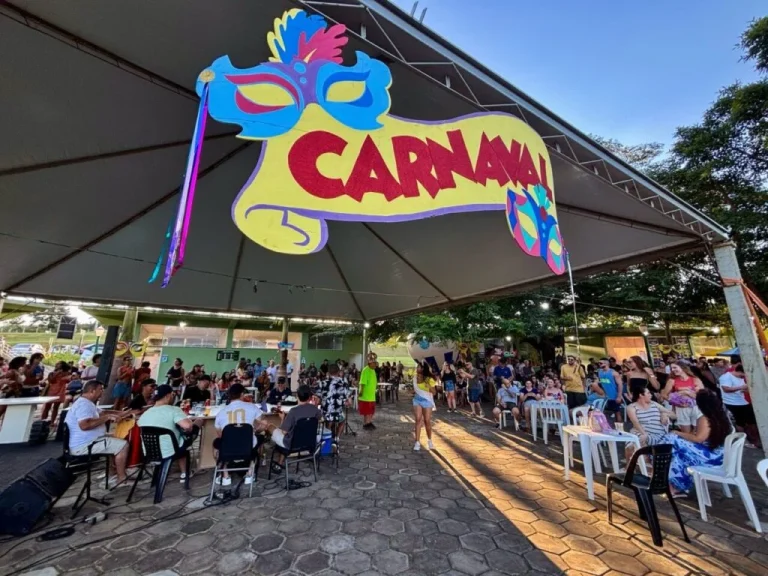 Carnaval do Paraná Estende Festa com Novo Dia de Folia na Orla e Corso