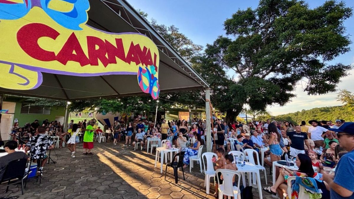 Carnaval de Antonina Estende a Festa e Promete Desfile Inesquecível ao Entardecer