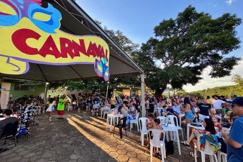 Carnaval de Antonina Estende a Festa e Promete Desfile Inesquecível ao Entardecer