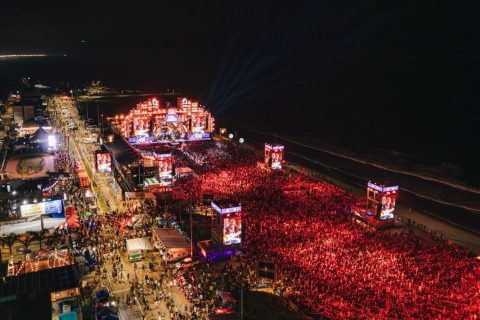 Edson e Hudson reúnem multidão de 134 mil pessoas em show histórico no Litoral do Paraná