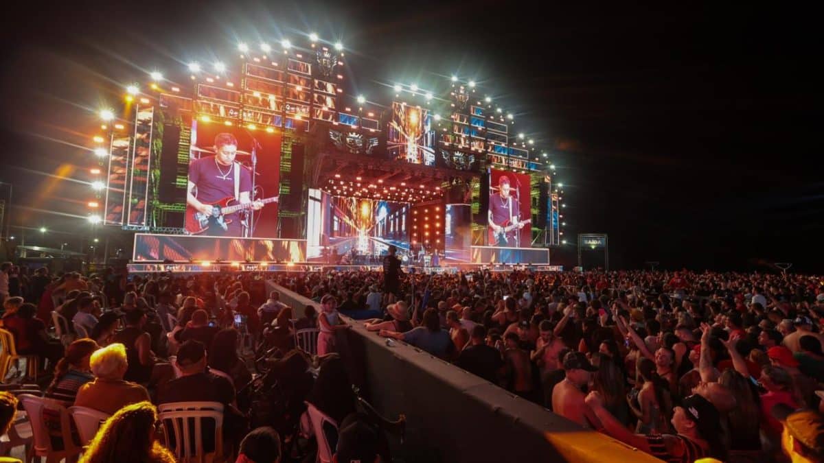 Eduardo Costa arrasta multidão de 165 mil em show histórico no Paraná