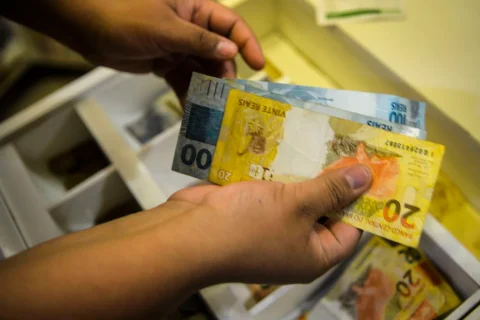 Inflação em 2024 Deve Ser a Menor em Décadas Segundo Previsões do Mercado