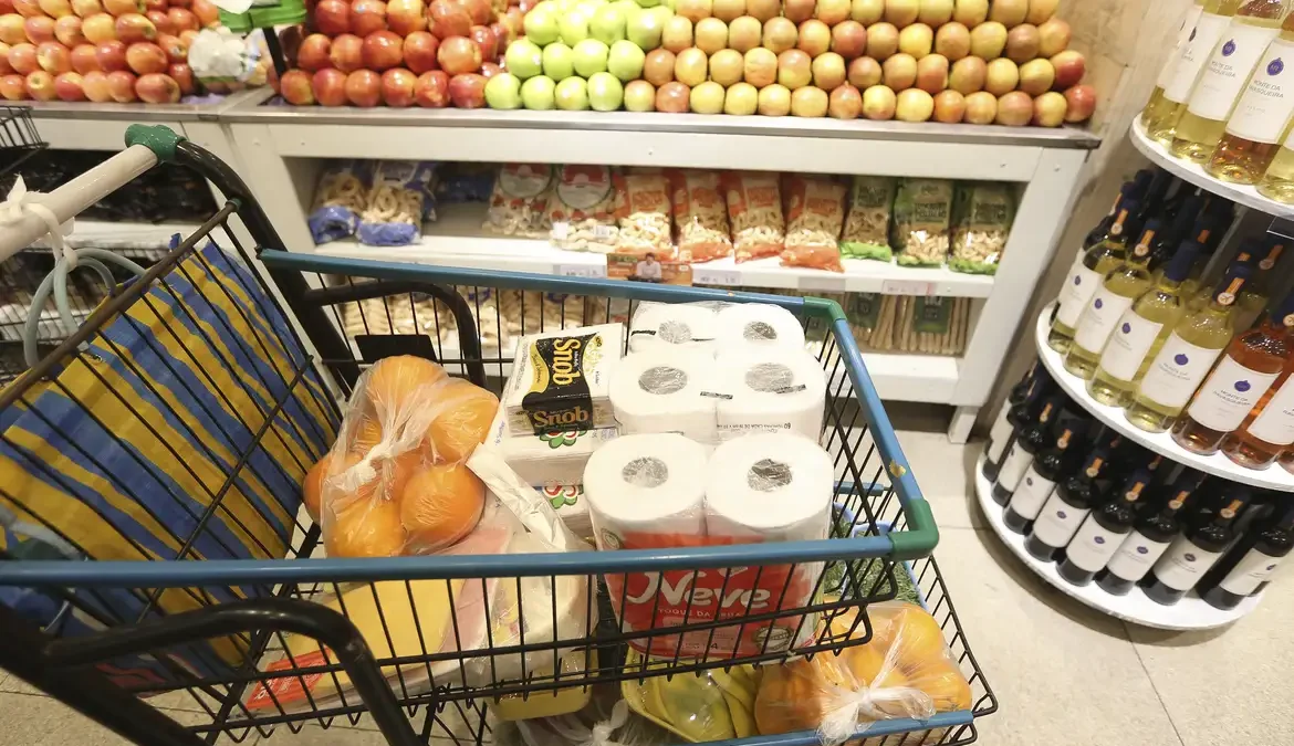 Inflação desacelera e mercado aposta em novo corte da Selic em breve