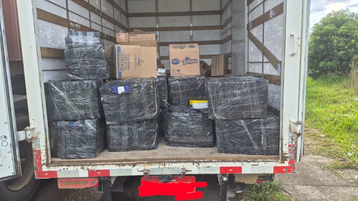 Apreensão recorde de maconha em caminhões mobiliza polícia na Grande Curitiba