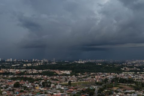 Curitiba Sofre Com Chuva Intensa Previsão Aponta Melhora Apenas na Próxima Semana