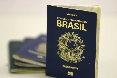 Estados Unidos suspendem emissão de vistos para imigrantes de seis países