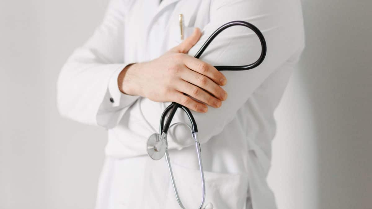 Médico do SUS Afastado por Desvio em Cirurgias para Beneficiar Pacientes Privados